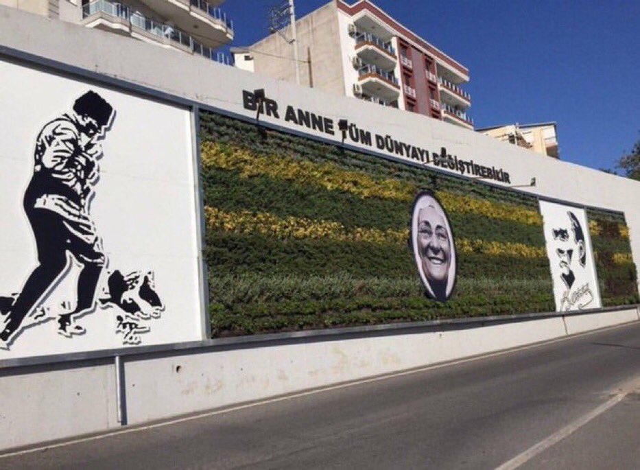 izmirgibiyiz's tweet photo. “Bir anne, tüm dünyayı değiştirebilir.” 
#AnnelerGünü kutlu olsun ❤️ https://t.co/8r4eoDqPck