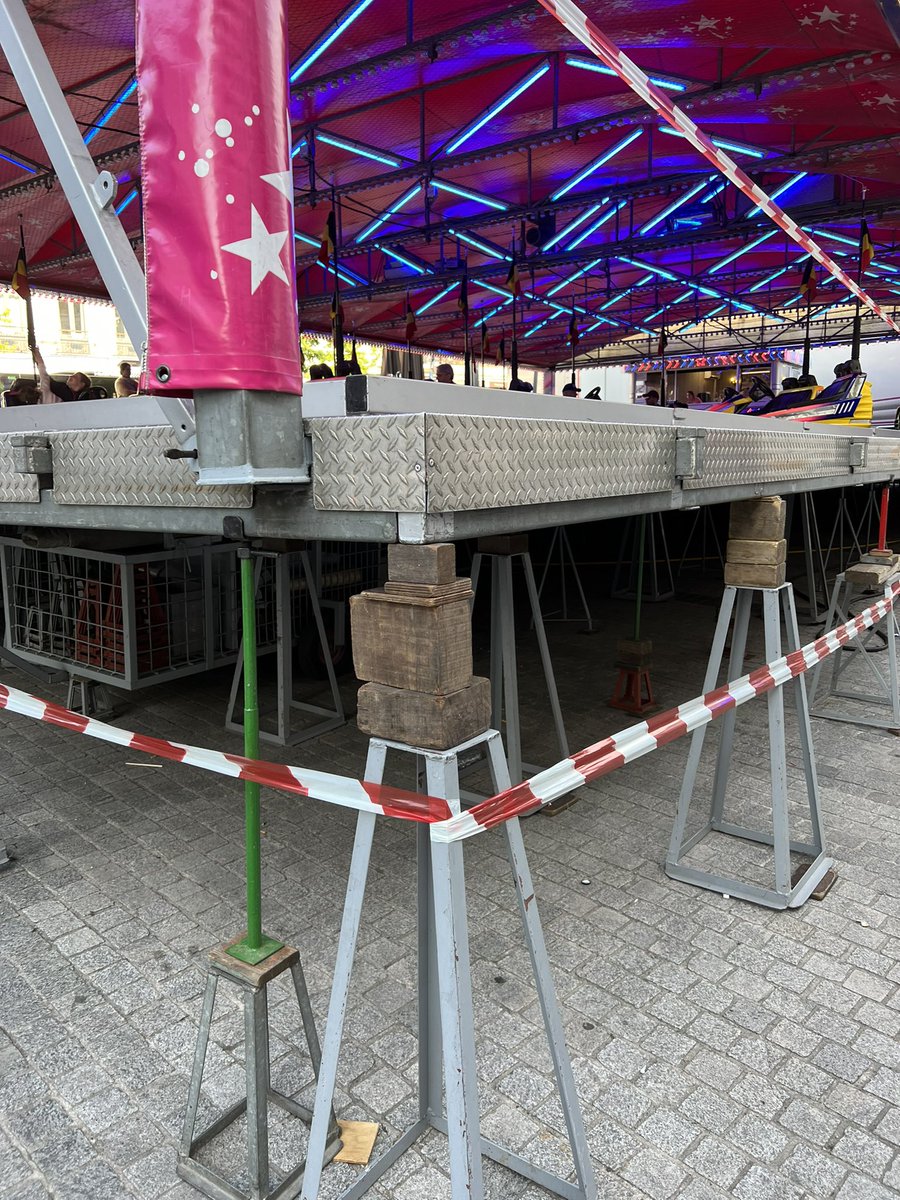 InaDhondt's tweet photo. #belgiansolutions Das kann nicht ernsthaft jemand genehmigt haben #Brussels https://t.co/OxyGVWyAK9