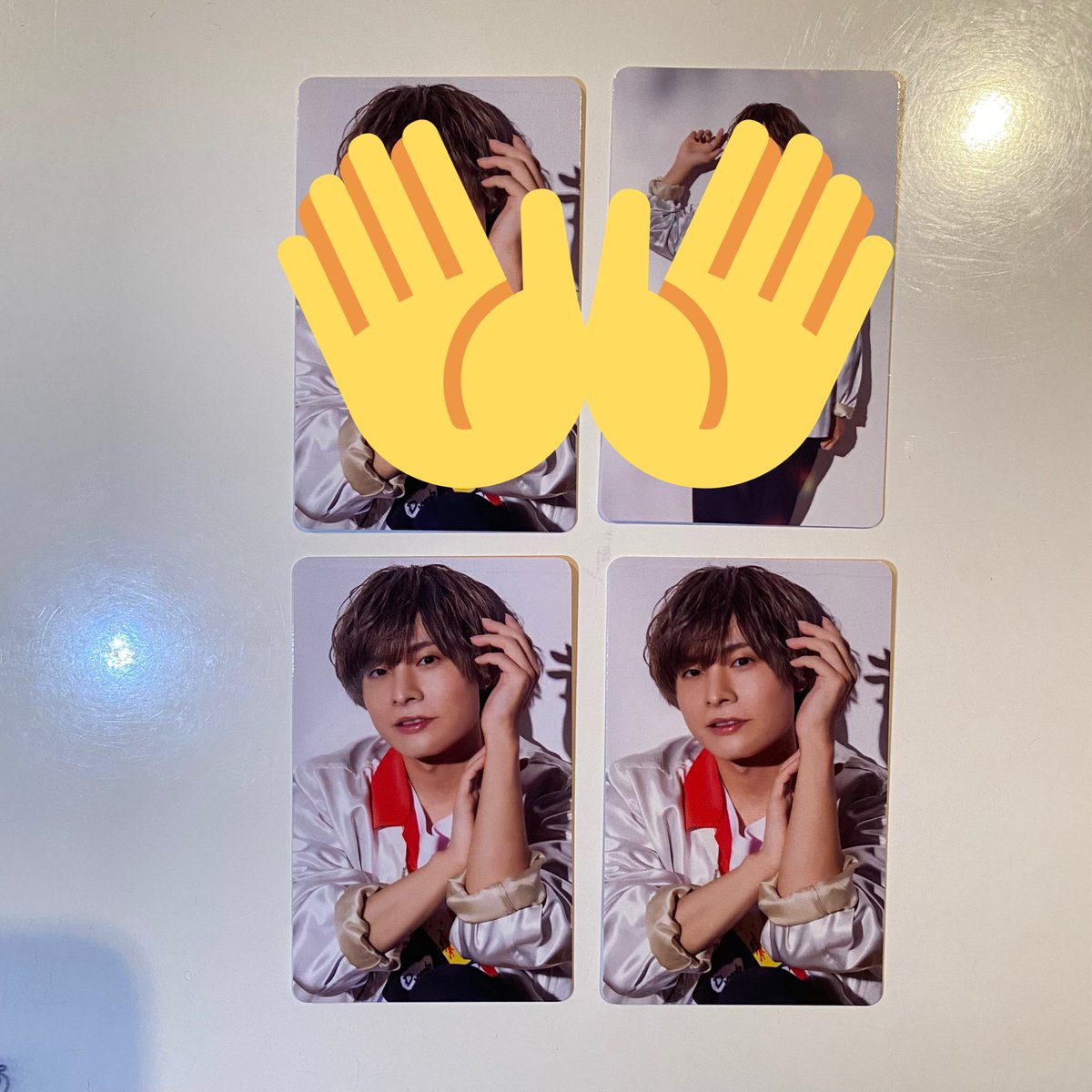 thno_ta's tweet photo. @ogswr____ はじめまして、検索から失礼致します。
当方画像の岡本さんを所持しているのですが、
柿原さん(左から1番目と3番目)との交換は可能でしょうか。
画像の通り同種2枚になってしまいますが、ご検討頂けますと幸いです。
よろしくお願い致します。 https://t.co/W56HeugGaA