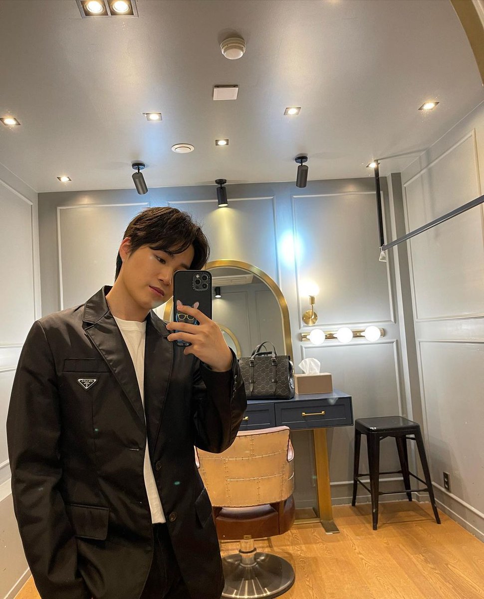 heejae_one_IG's tweet photo. 220508 #김희재 인스타그램

아부지 환갑 하는 날😊
어느새 환갑이 되신 우리 아빠
앞으로도 건강하세요 아부지 사랑합니다🧡

#김희재 #kimheejae #金熙栽 #지금부터쇼타임
#어버이날

🔗 https://t.co/g3cc2l98UY https://t.co/8IZf1x8jtm