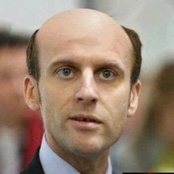 ManuDemission's tweet photo. @MarxFanAccount MA COUPE ELLE EST STYLÉE BANDE DE JALOUSES !!!
#MacronDemission #Macron #MacronDegage #MacronDehors https://t.co/SAnbZSWKoS