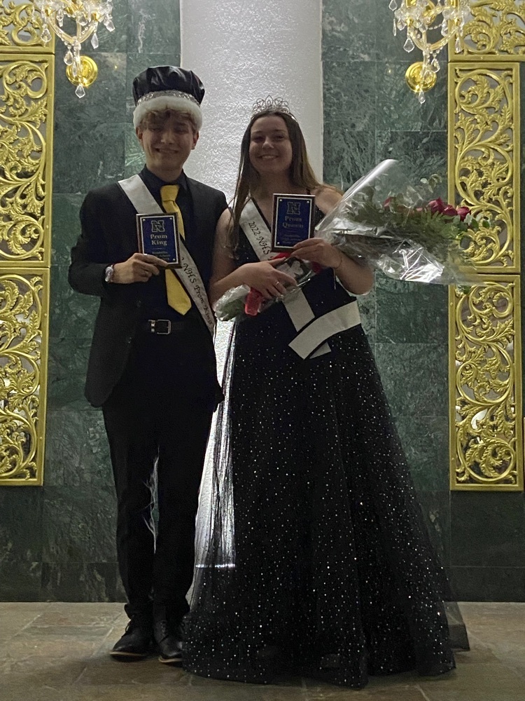Needville HS prom king Max Lavespere queen Tillie Tetley 2022!