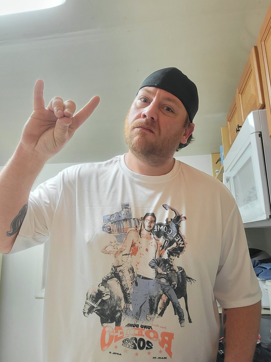 JonesinJonesy86's tweet photo. Thanks for the shirt tonight @TheJordanOIiver. Hope you come back to @swoprowrestling soon. #Cloutcutter #YDNB https://t.co/1XaJSBjatY
