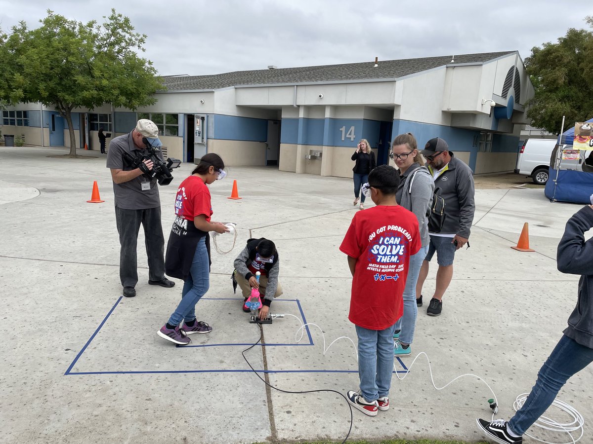 The Kern County STEM Olympiad was an amazing event. I am so proud of our students. A very special thank you to our sixth grade teachers for coaching and supporting our students. #Roadrunnersrise, #WeAreLESD