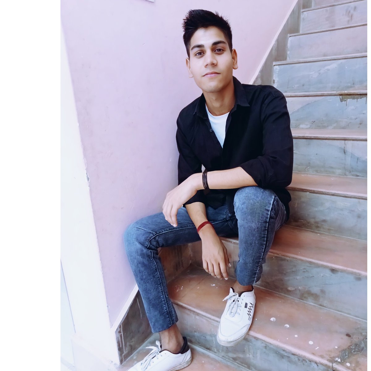 benverma09's tweet photo. 💫✨🖤 https://t.co/wQgAnIvz0t