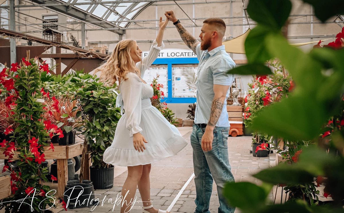 tbwaples's tweet photo. So in love with our engagement photos 😍😍 https://t.co/ArOIOgp94k