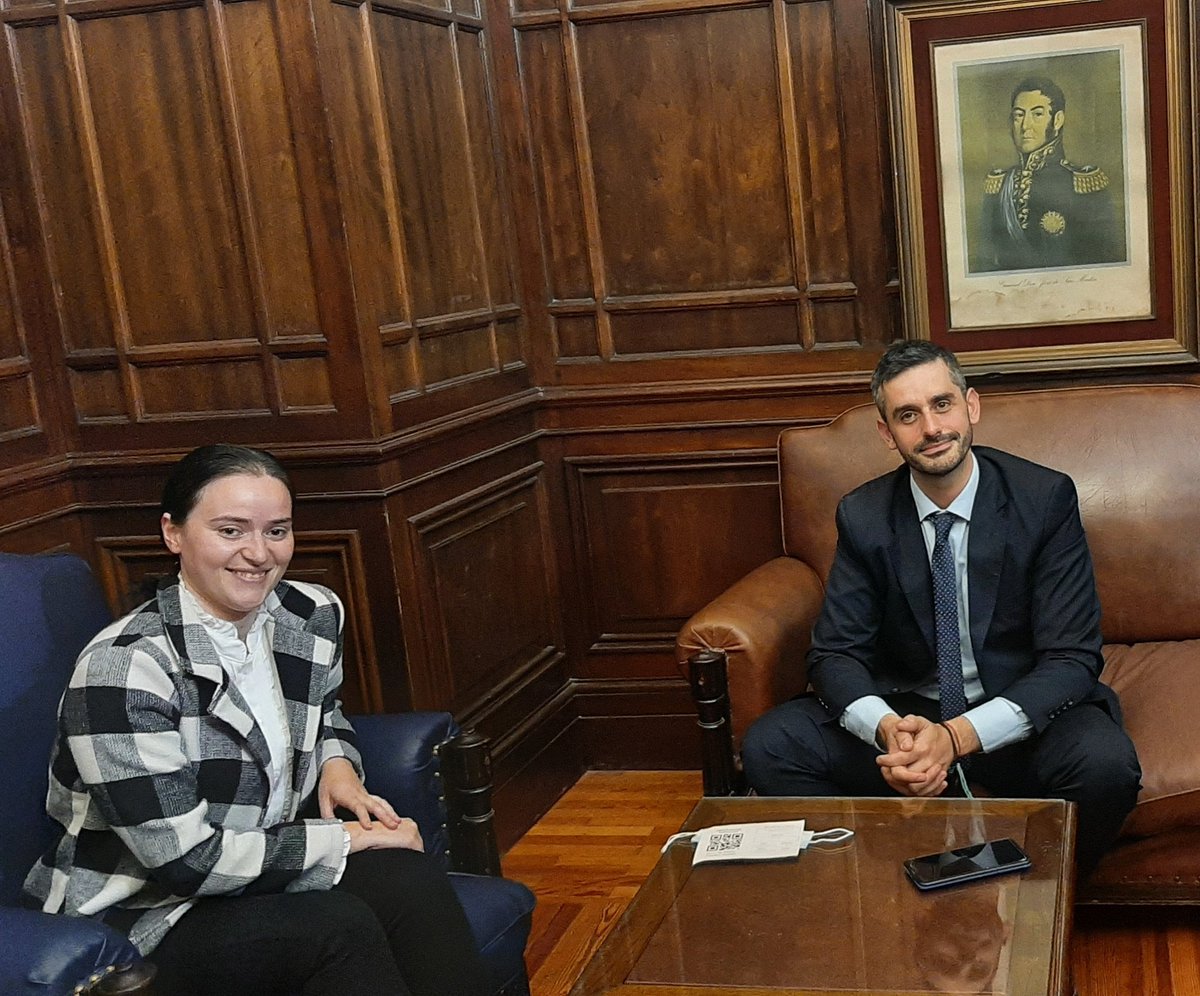 Lindo encuentro y charla con <a href="/nazalagamba/">Nazareno La Gamba</a> Vicejefe de Gabinete de <a href="/DiputadosAR/">Diputados Argentina</a>, quien viene haciendo un gran trabajo de gestión y articulación, con una enorme mirada federal y generacional.