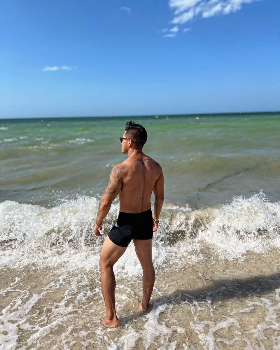 AngelBaas2's tweet photo. Me está gustando más de lo normal 🖤☀️🌴🌊🖤 https://t.co/dTAc3ZClDQ