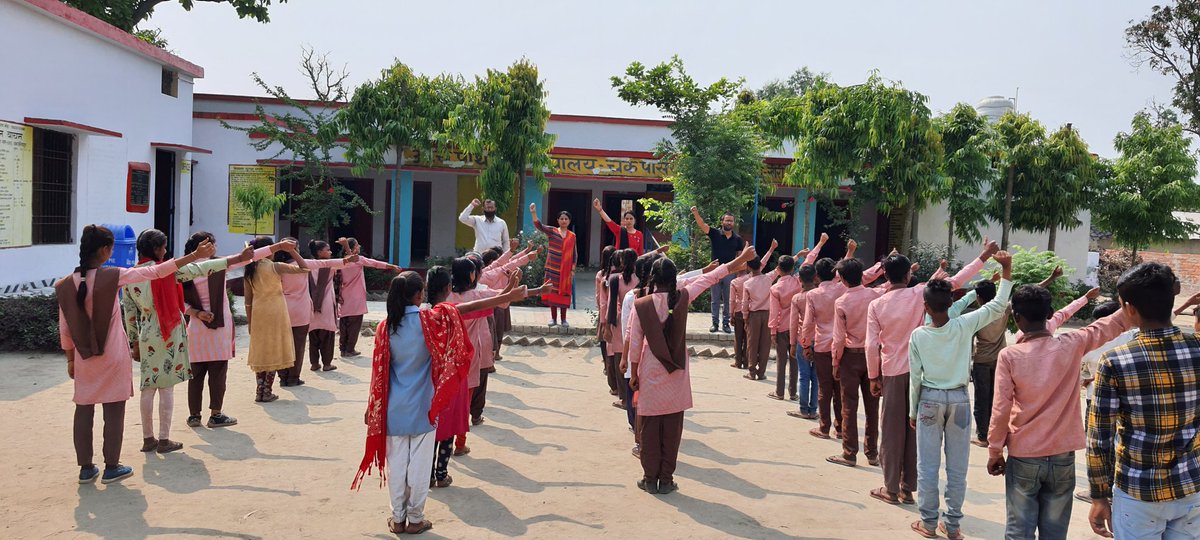 spsinghkheri's tweet photo. गुरु जी की जयं���ी #RavindraNathTagoreJayanti पर राष्ट्रगान कार्यक्रम । 
#Kheri https://t.co/oGCqUZpY5K