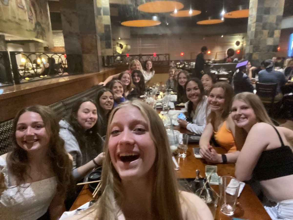 SockersU19's tweet photo. Fun team dinner in Minnesota tonight!!💙💙 https://t.co/xcTlKzbdNn