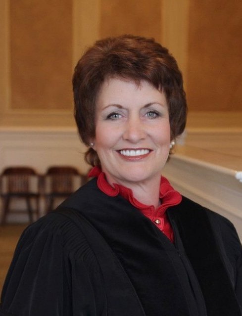 IndivisibleLRCA's tweet photo. #ARVote - Two candidates are running for Arkansas Supreme Court, position 6: Justice Karen Baker and Judge Gunner DeLay. Before you go vote, check their candidate profiles at https://t.co/YkYma1kjtT.
#VIPVoter #arpx https://t.co/bLoGbj7HWK