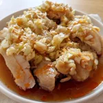 暑くなってきたので火を使わないレシピを考えてみました「レンジで簡単!めんつゆよだれ鶏」