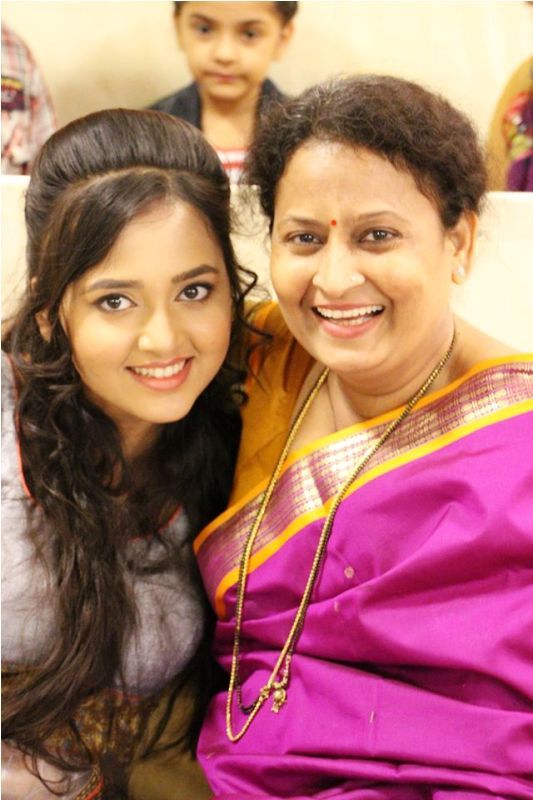 aanchixtweets's tweet photo. Happy Mother's Day All ~ ♥️

All relationships in the world may be false but the relationship between a mother and child is the most unique. <3

PS: Tujhme Rab Dikhta hai✨

#SidharthShukla #TejasswiPrakash 
#RubinaDilaik #HappyMothersDay2022 https://t.co/AmLklpeJxF