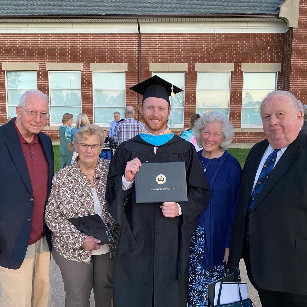 Max Buck tweet media