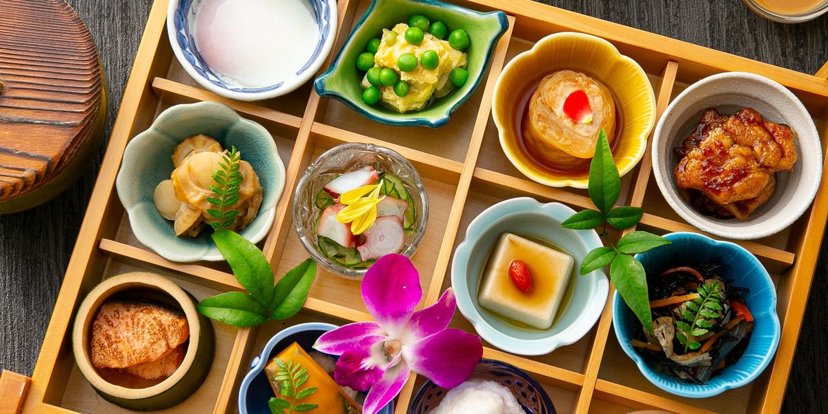 toriyosigroup's tweet photo. おはようございます。
GW最終日ですが、如何でしたでしょうか？
本日も元気に営業しております。
難波でちょっと贅沢な昼ご飯はいかがでしょうか？
＃なんば　＃完全個室　＃���ンチ　＃GW https://t.co/zdlGDuMkrP