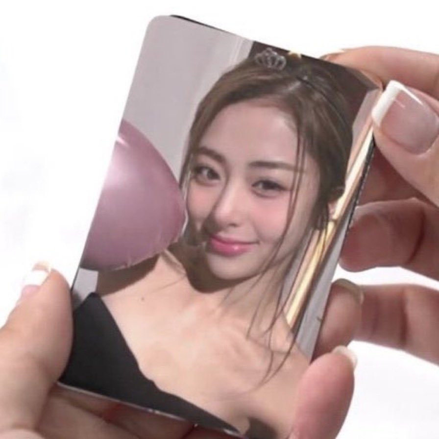 𓂋 wtb/lfs 

𓏔 le sserafim yunjin ktown4u pob

╰ must be in good/mint condition

╰ budget is flexi but no to op

╰ can do reservations

╰ pasalo slot is fine

╰ drop offers down below

#. wtb lfs lesserafim huh yunjin ktown4u pre order benefit pob photocard pc ph