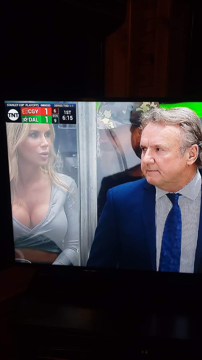 Lama911Z's tweet photo. #DallasStars coach Rick Bowness flexing mad Jedi Mind Focus https://t.co/U5b6W3ZRA8