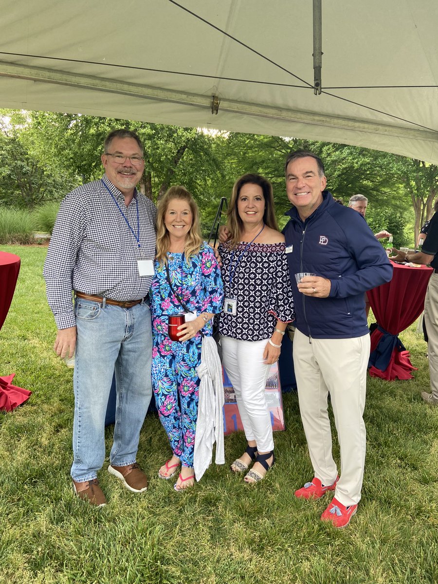 DevelopPDS's tweet photo. #PDSChargers celebrated 5 decades of class reunions. Good food, great band and amazing ⁦@pdsalumni⁩! #AlwaysAcharger! https://t.co/r9KVVKAbWo