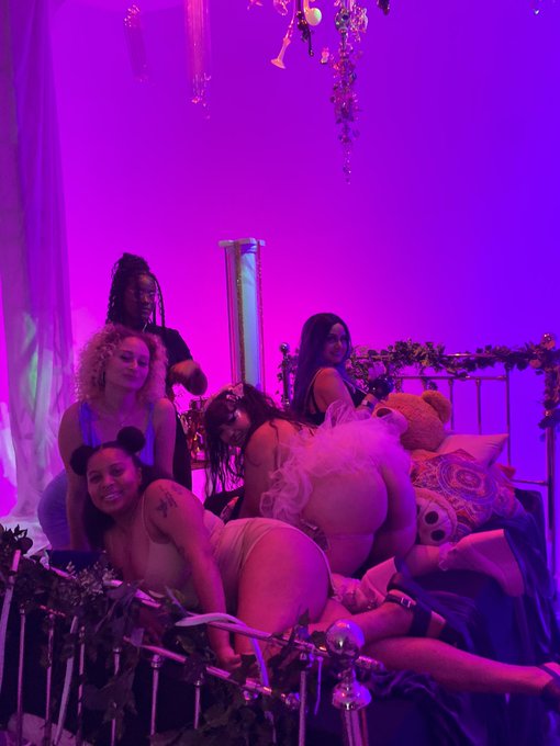 fuck my Colombian ass <333 https://t.co/6obm57qxJ2<a href="/tag/chubby"class="tags"><span>#chubby</span></a><a href="/tag/tummy"class="tags"><span>#tummy</span></a>