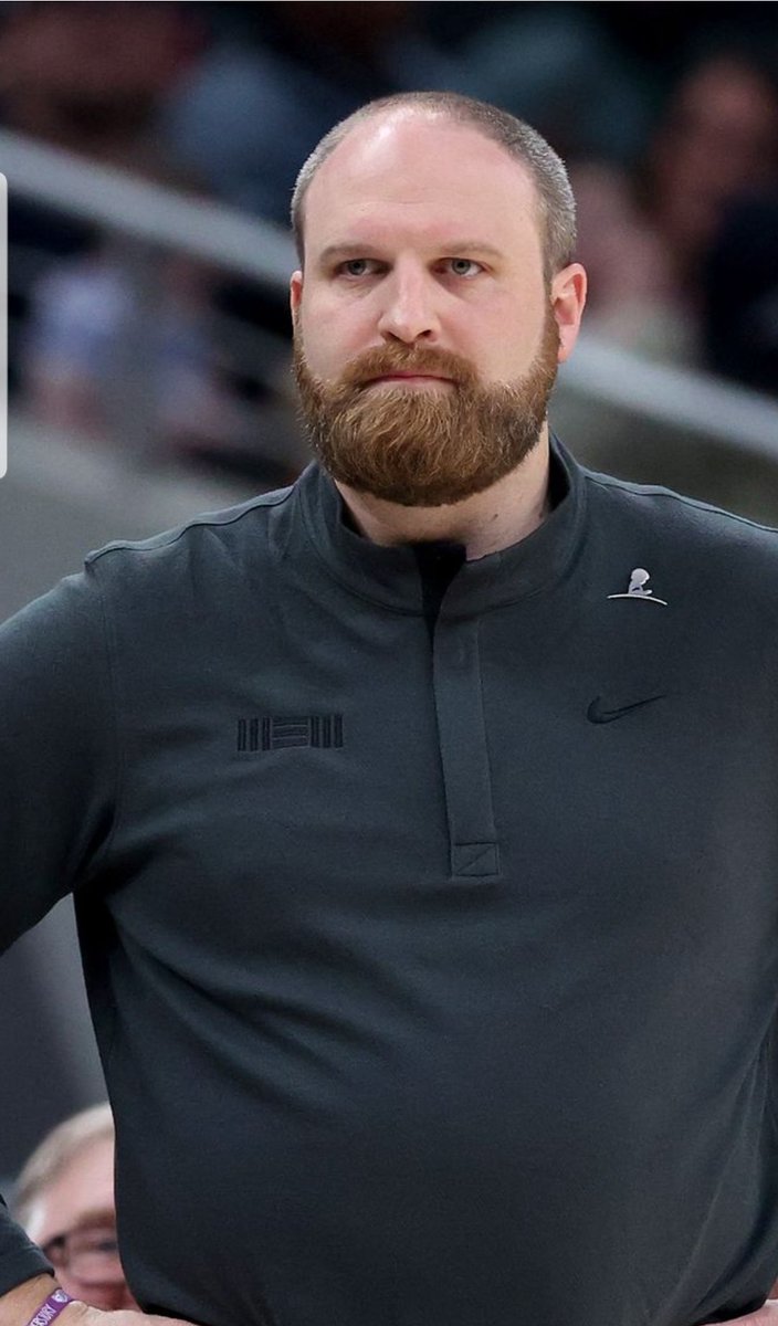 right247's tweet photo. Yo! @tomsegura ...
How long you been coaching @memgrizz? I never pegged you as a #NBA kind of guy. https://t.co/Rw1QBowZdj