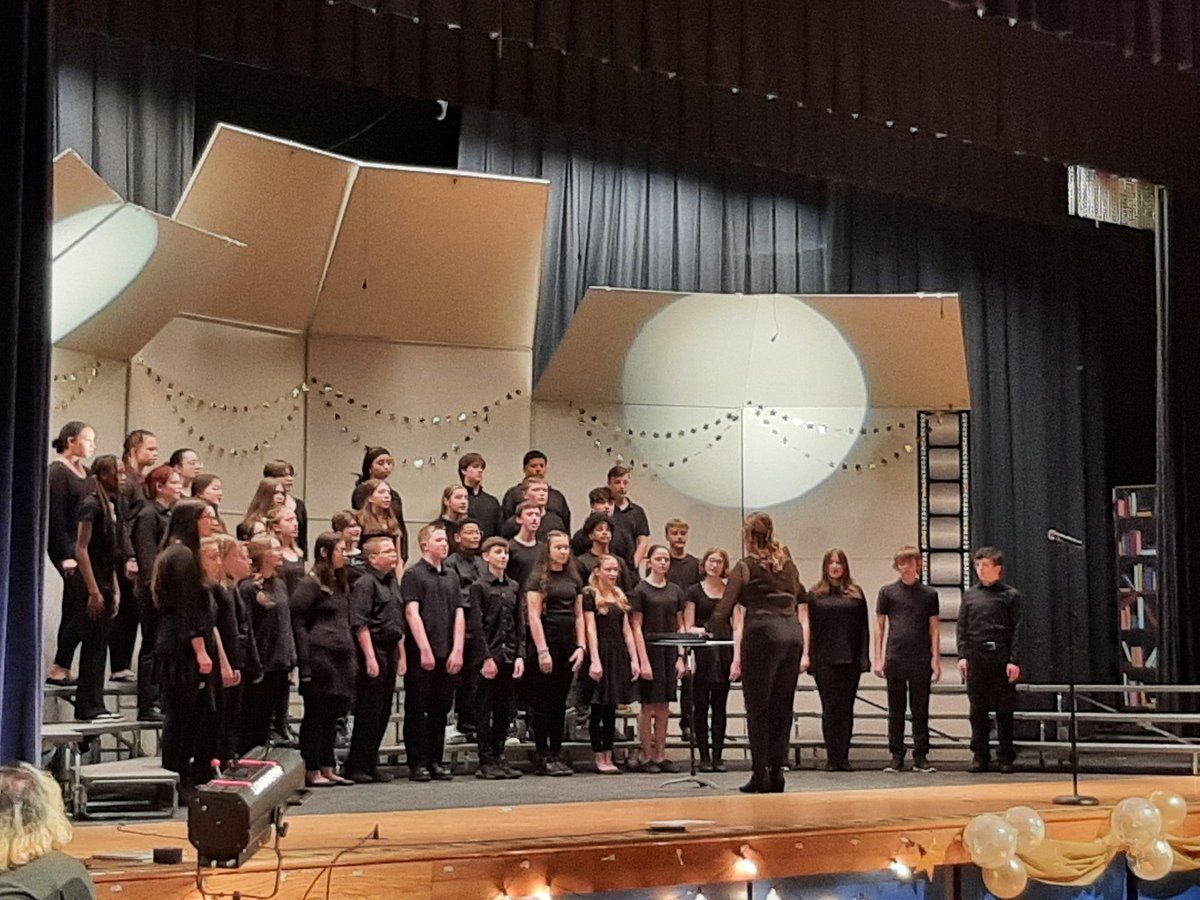 Principal_Gates's tweet photo. Our MMS students continue to amaze me with their talents. A great performance had by all. @MidviewMiddle https://t.co/n5eAdfmIZA