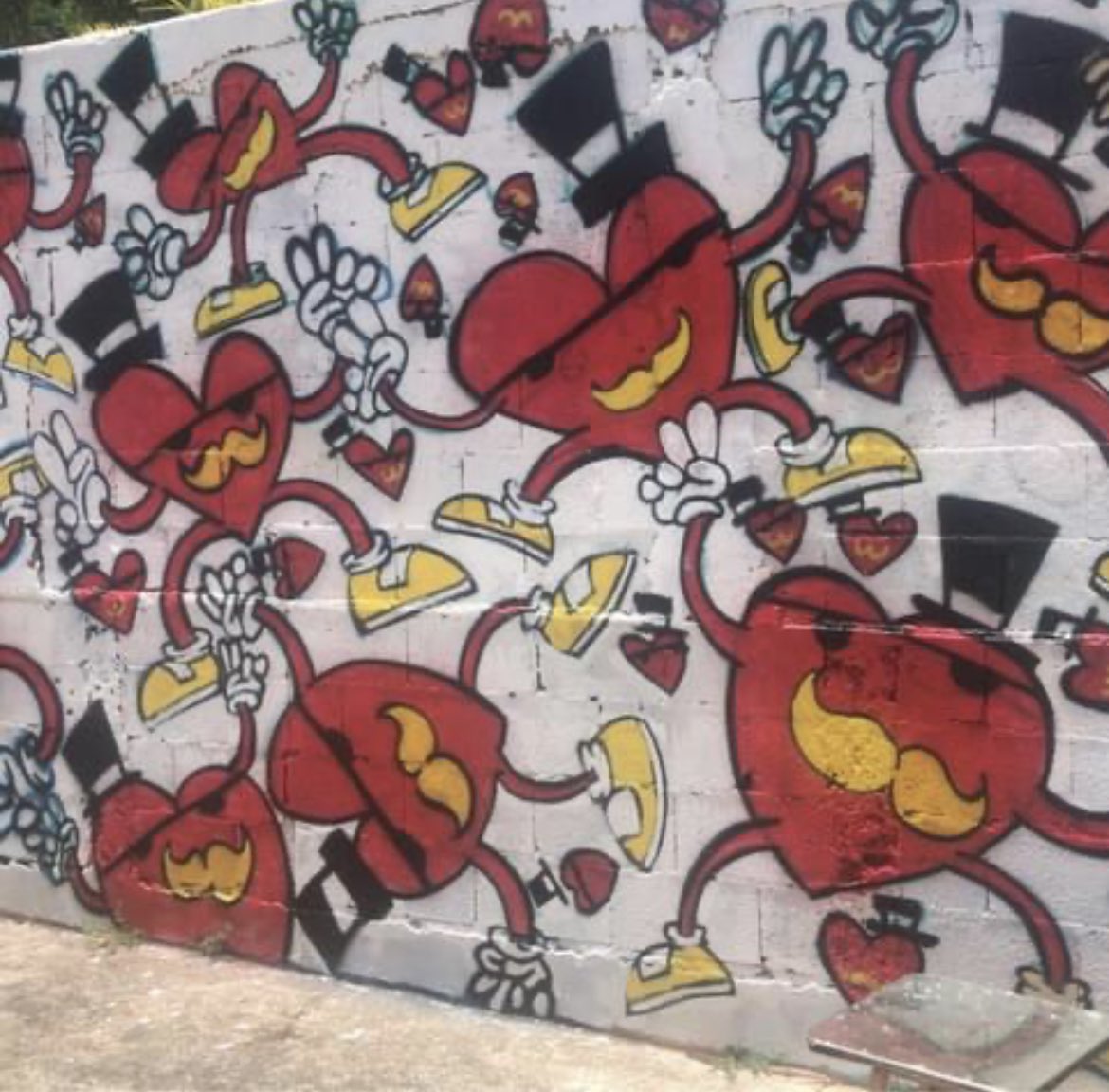 AntonioMabs's tweet photo. @sanbenito no me gusta la confusion que están teniendo tus fans con mi personaje #MrMabs de mas de 6 años de edad y en varias paredes, tiendas y murales de Puerto Rico. Por ahora estoy en son de paz, pero pienso que puedes hacer mucho mas con la plataforma que tienes. https://t.co/aPuHgJbXUK