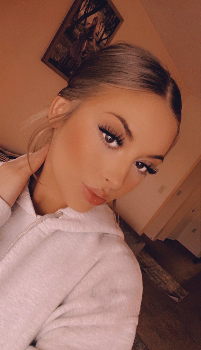FloorRiley's tweet photo. 🤍🤍 https://t.co/VU1PdaZwX4