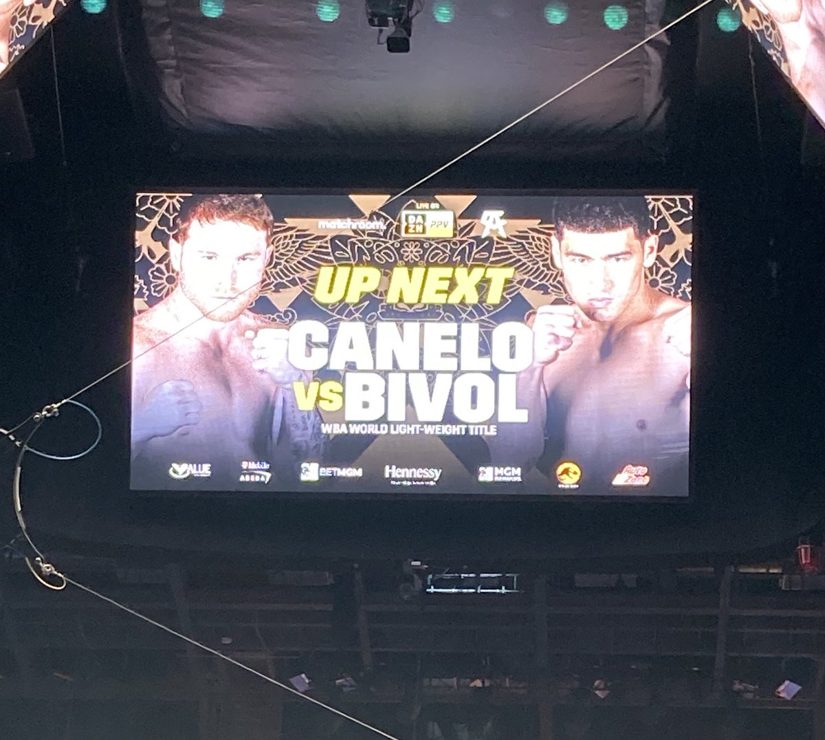 On the big screens #CaneloBivol