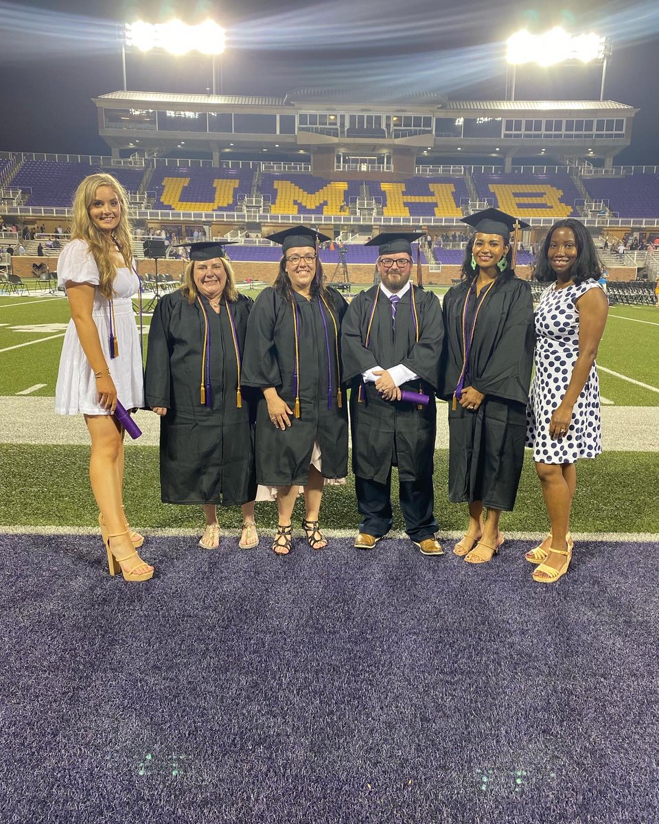 UMHBMyWay's tweet photo. A big congratulations to our MyWay graduates who participated in the Spring commencement ceremony! We are so proud of you!
#umhbmyway #cbe #onlinelearning #2022grad https://t.co/LhdjoFJbQs