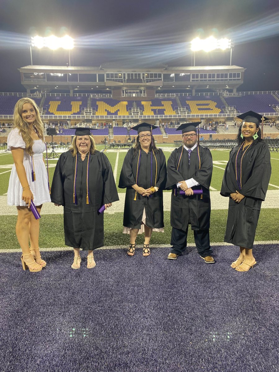 UMHBMyWay's tweet photo. A big congratulations to our MyWay graduates who participated in the Spring commencement ceremony! We are so proud of you!
#umhbmyway #cbe #onlinelearning #2022grad https://t.co/LhdjoFJbQs