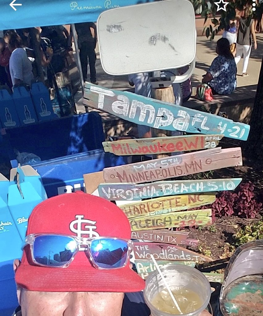 AtipofMYredSTL's tweet photo. @noshoesnation @BlueChairBayRum @noshoesradio @NoShoesReefs Here then &amp; NOW! Blue Chair Bay Rum Then, Now &amp; when you "Run it back!" ! #KCStLouis #HereAndNowTour https://t.co/3o2c3WhhUC