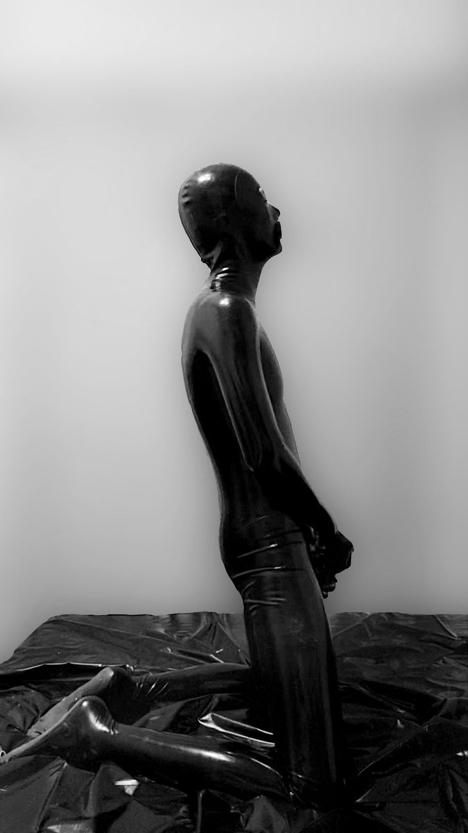 1745wae's tweet photo. 一年前的存货
#rubber #rubbergimp #rubberdrone https://t.co/DJ1gNN4ilu