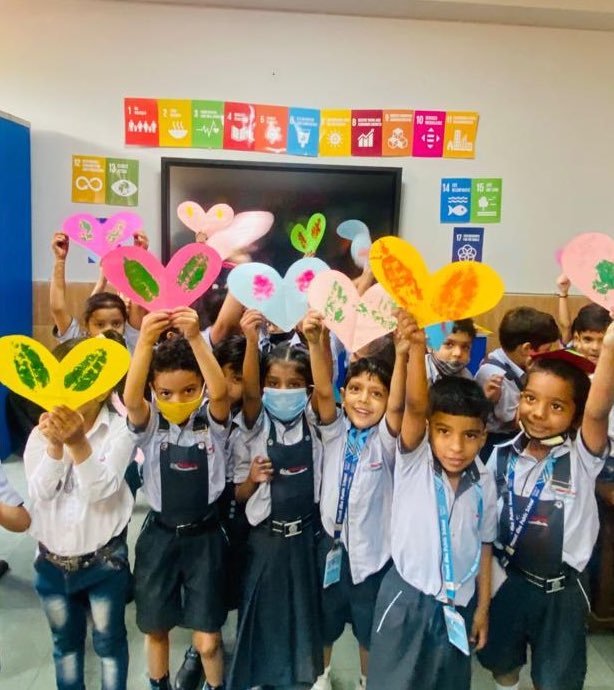 MtAbuSchool's tweet photo. Our #PYP Global Citizens explored their creative skills to mark #MothersDay. 

We are certain that moms loved their little craft packets. Great job, #GlobalCitizens.

#PYPSchool #MothersDay #GlobalCitizenship https://t.co/Q02Z3vcnB1
