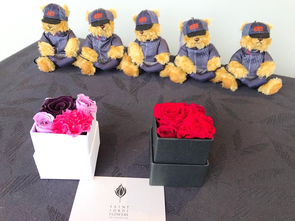 AudiSetagaya's tweet photo. 【 Audi e-tron Event 】
午前の部が終了いたしました✨
沢山のお客様にご来場いただき、大変嬉しく思います❤︎
(午後の部:14:00〜)

本日は母の日ですね👩🏻
女性のお客様にはカーネーションプレゼント致します🎁 https://t.co/gWMz2oWbli