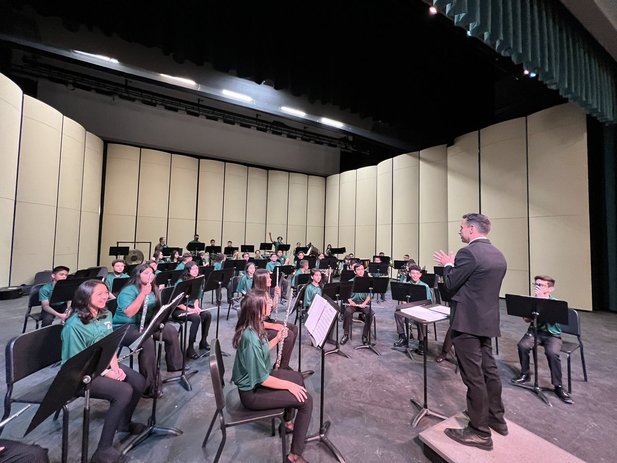 MAcosta_WDSBand's tweet photo. Congratulations to the #StallionBeginningBand on earning their 1st, First Division-Superior rating this afternoon. The Force was with them. The future of the #StallionBand is very bright! #ProudBandDirector #StallionsLeadTheWay #ThisIsTheWay #TeamSISD #SISDFineArts @WDSlider_MS https://t.co/Li8QJGXgWR