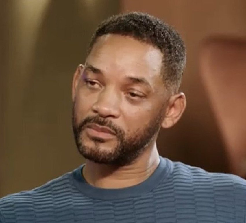 MMA fans looking at Tony Ferguson asleep on the canvas: 

#UFC274