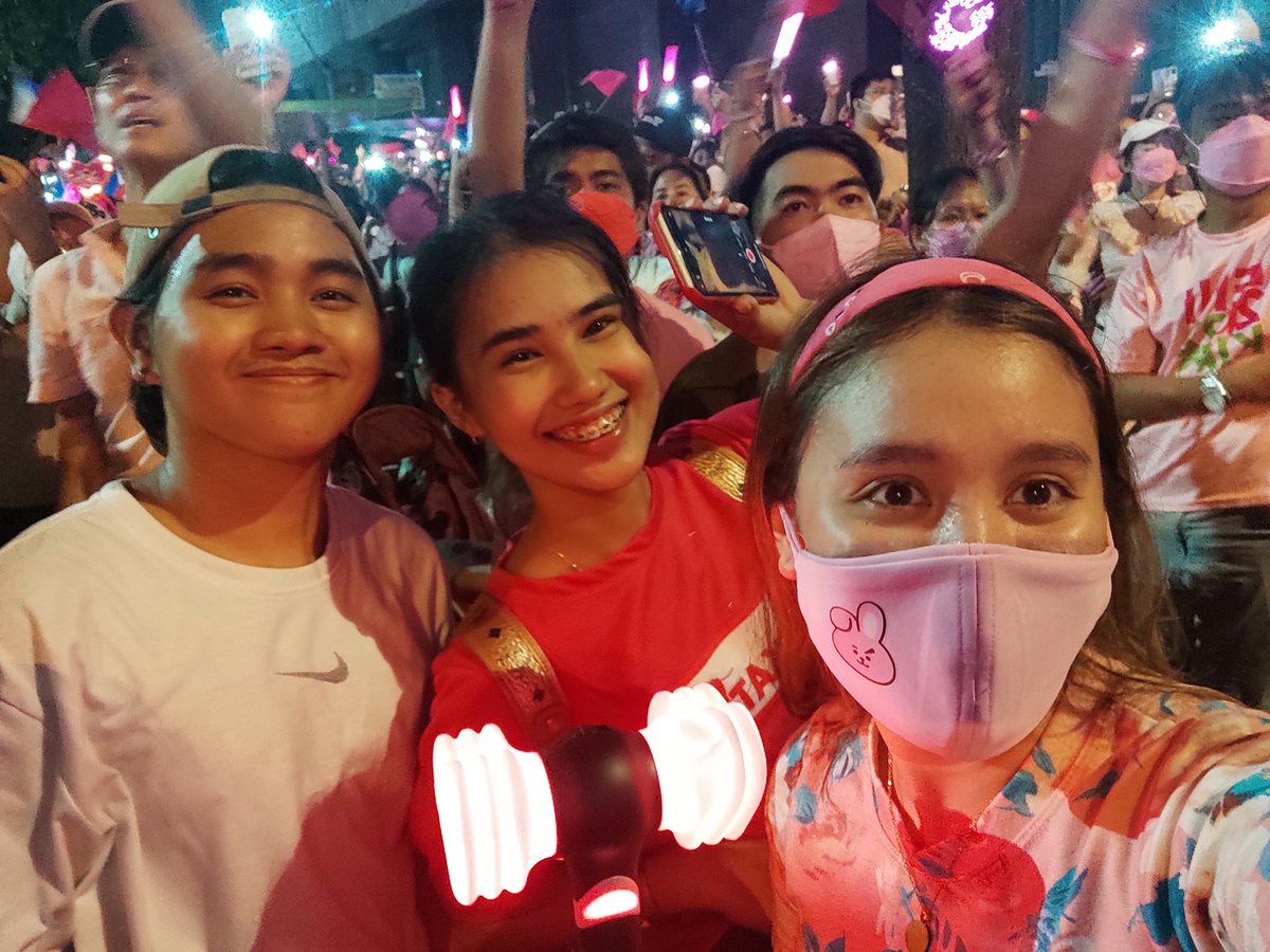 __gorjuss's tweet photo. #Ipana7oNa10ParaSaLahat #MakatiIsPink https://t.co/zgWIEYQ5XJ