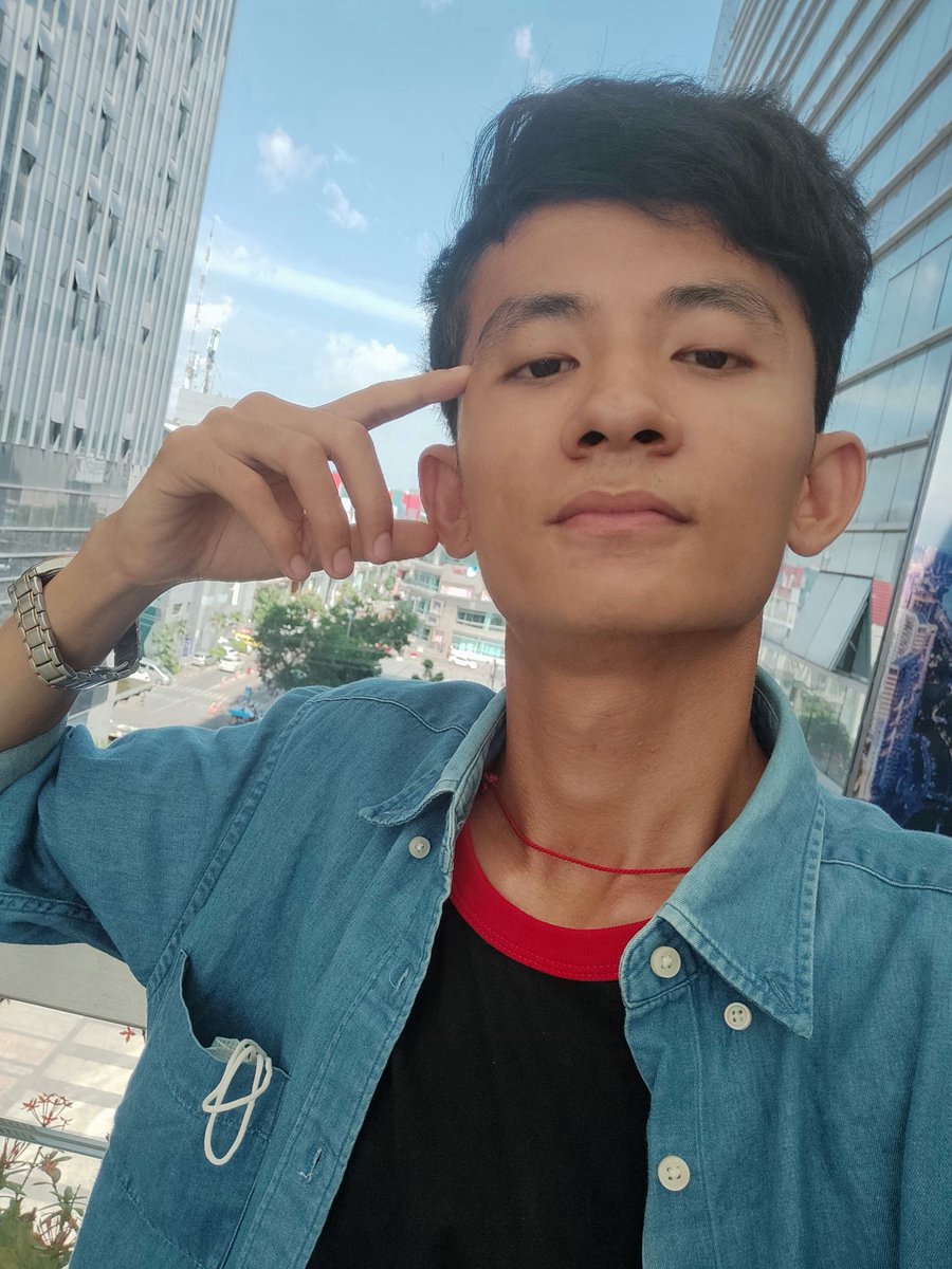 TunTinko's tweet photo. နောက်  ၃ ရက်နေရင်  ရွှေမန်းမြေ ကိုပြန်တော့မယ် 
Bb  ygn 😘 https://t.co/aUQni6pVyf