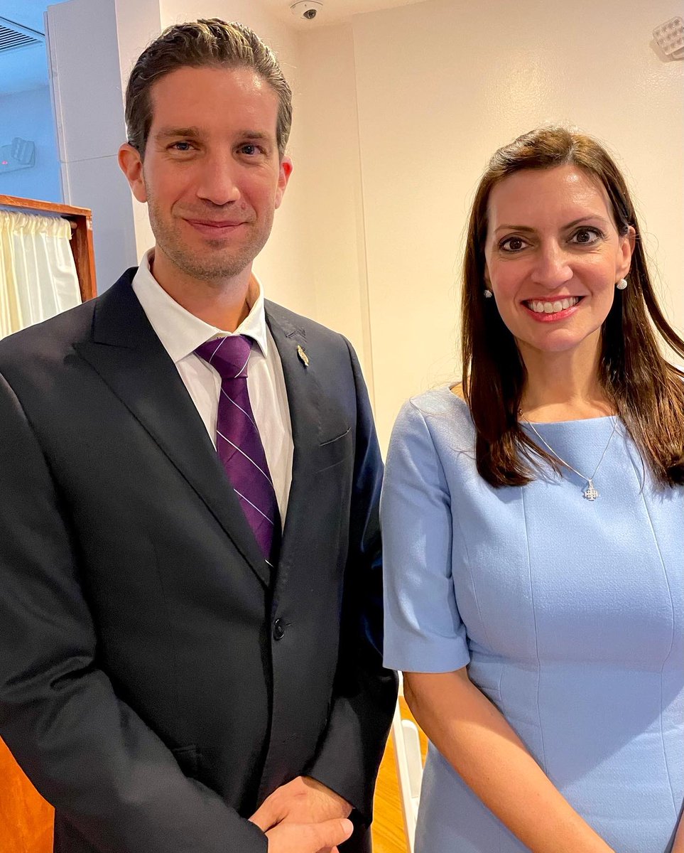 ShlomoDanzinger's tweet photo. What a special intimate round table discussion with Lt Governor @JeanetteNunezFL. Thank you to Bal Harbour Mayor @gabegroisman for the invitation and for putting this beautiful event together. ๐ ๐ฎ๐ฑ ๐บ๐ธ #surfside #surfsidefl #surfsideflorida #jeanshlomodanzinger #surfsidemayor https://t.co/36q6dQJqLa