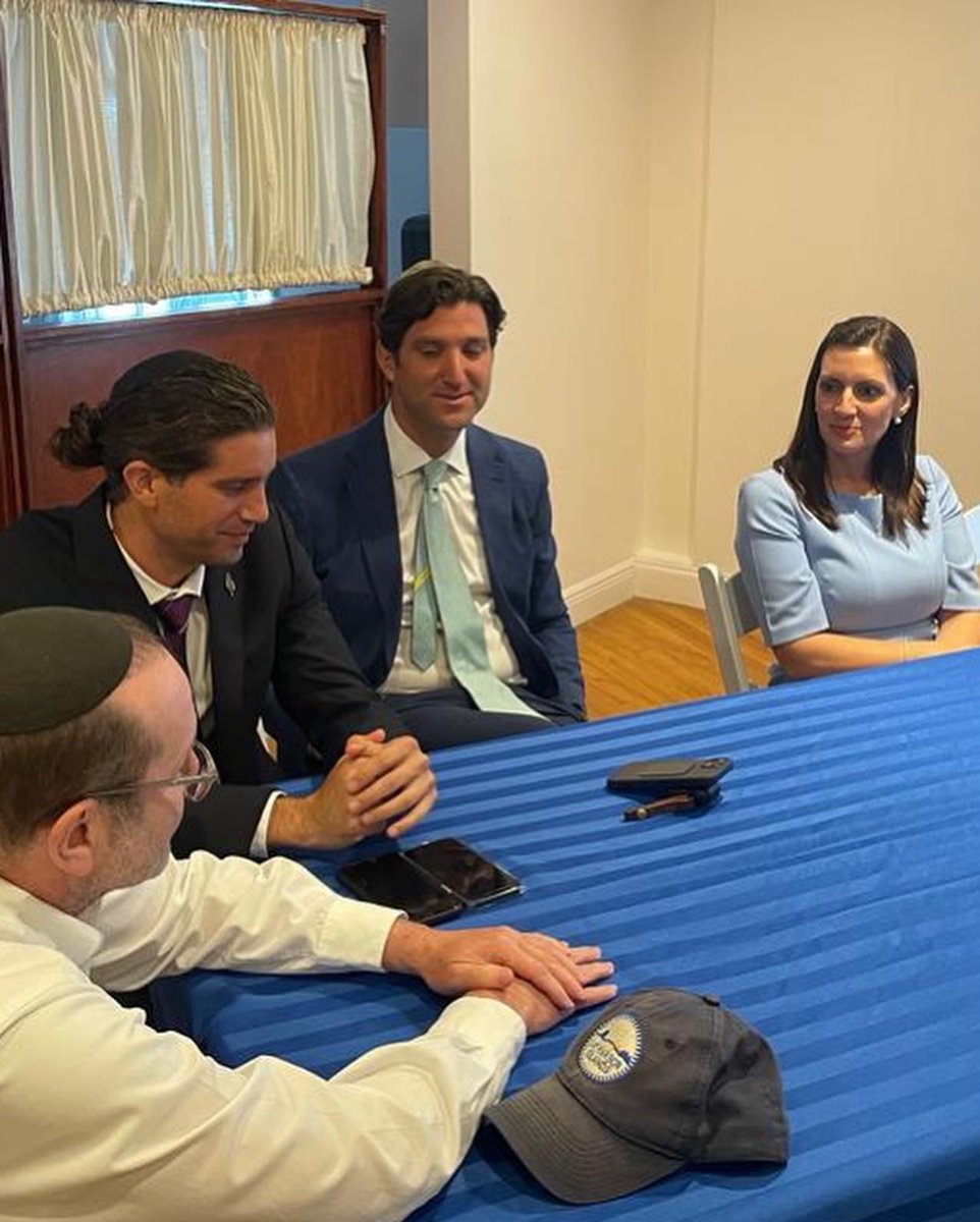 ShlomoDanzinger's tweet photo. What a special intimate round table discussion with Lt Governor @JeanetteNunezFL. Thank you to Bal Harbour Mayor @gabegroisman for the invitation and for putting this beautiful event together. ๐ ๐ฎ๐ฑ ๐บ๐ธ #surfside #surfsidefl #surfsideflorida #jeanshlomodanzinger #surfsidemayor https://t.co/36q6dQJqLa