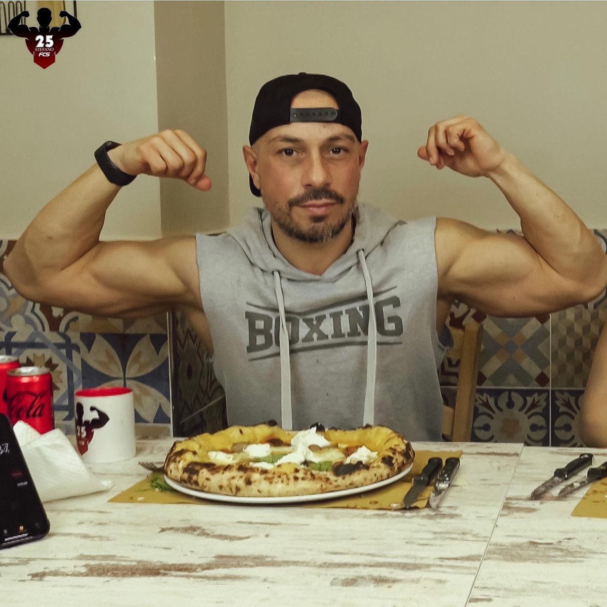 stefanoFCS's tweet photo. Muscles &amp; Pizza 💪🏻🍕

Solo per dirvi che il 29 aprile è uscito sul mio canale YouTube Stefano FCS la mia prima Pizza Food Challenge contro lo YouTuber Paky Eats svoltasi il 4 Aprile 2022 presso la Pizzeria Diametro 33.
Chi avrà trionfato lo scoprirete solo vedendo il video 😉 https://t.co/Wm3KBiA2uP