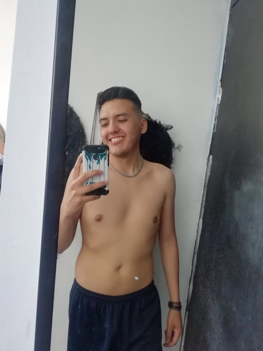 SJM_JRTR's tweet photo. La neta se que no tengo un cuerpazo, no soy el mas guapo, ni el mas inteligente, ni el mas popular...
Pero despues de tanto que pase el año pasado, tengo, debo y quiero aprender a amarme tal y como soy. Sin importar quien o que les guste a los demás. https://t.co/xFhY0oOyXB