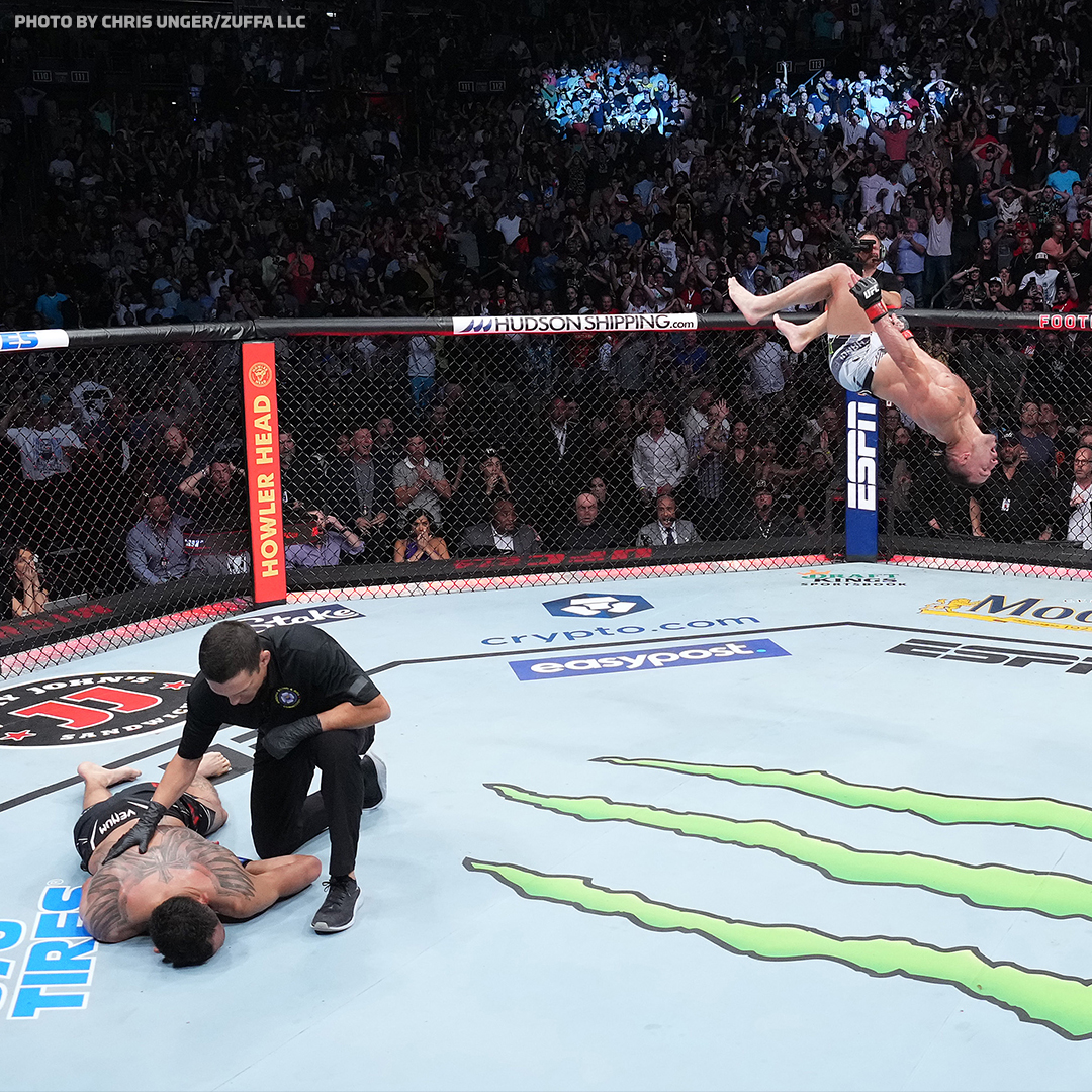 UN.REAL 🤯 #UFC274