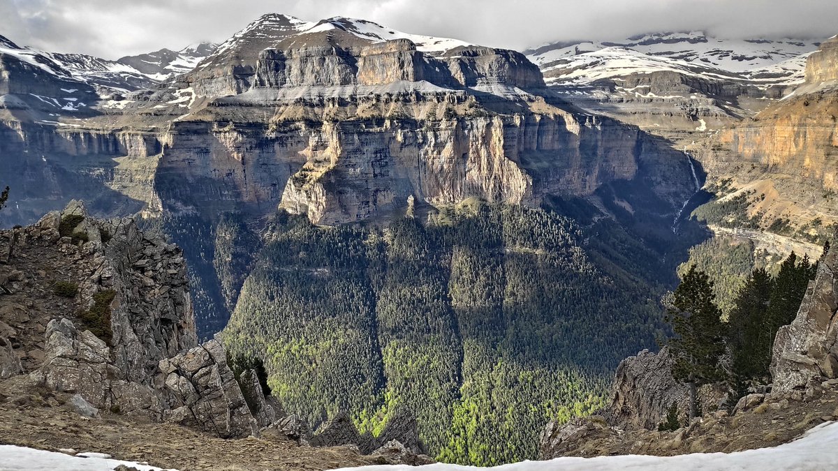 RutasOrdesa's tweet photo. Valle del #Ordesa
Parque Nacional de Ordesa y Monte Perdido
🤍💙💜❤
🏔⛰️🗻🏔⛰️🗻
https://t.co/hrKvPOmTxt https://t.co/horhZMdM7A