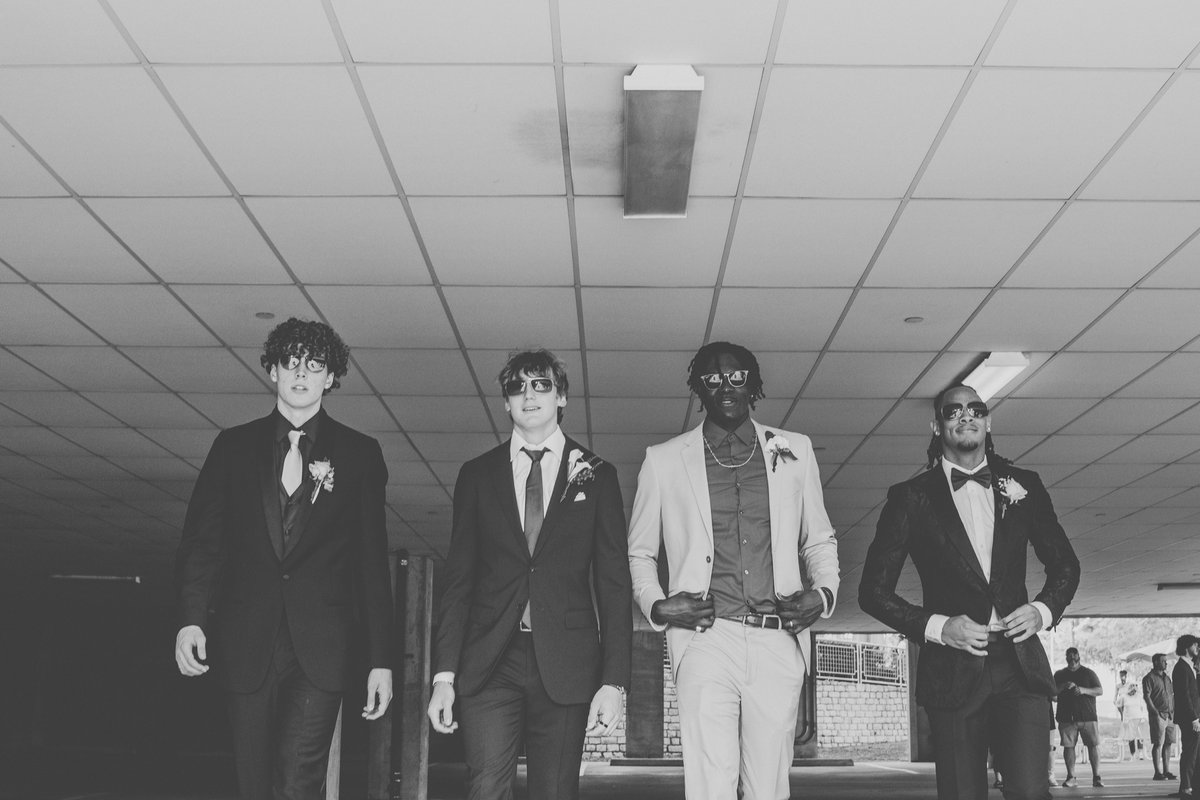 em_corporate's tweet photo. The Fab Four #PromEdition
@MHSLionsHoops @ThatcherMcc2022 @Jacksonsteele0 @1AlexAnamekwe4 @DevinVincent11 https://t.co/tZUHsDXlLv