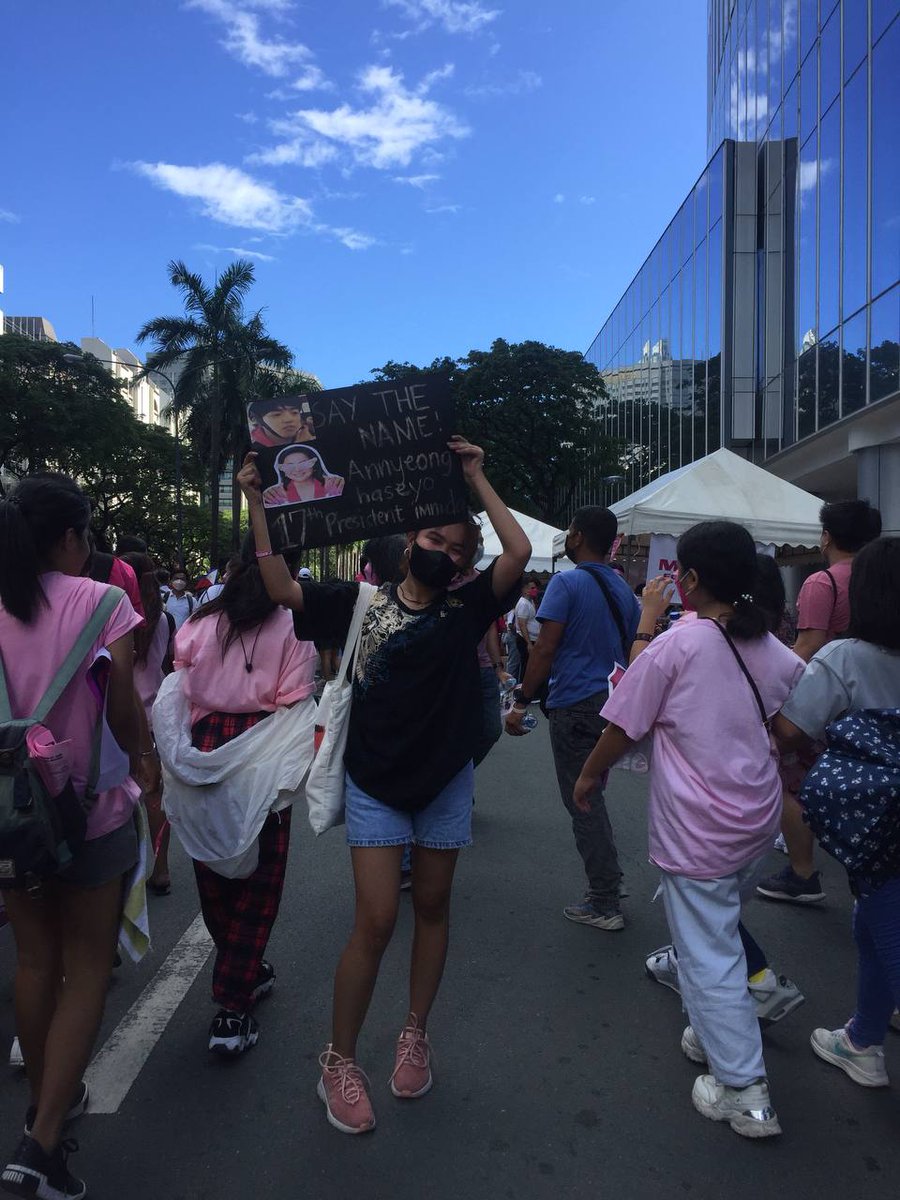 jeonkwonhong's tweet photo. AKO'Y TUMINDIG PARA SA TAMA AT SA BANSA. 
#KPopStans4Leni #Carats4LeniKiko #CaratsforLeniKiko #Carats4Leni #CaratsforLeni https://t.co/xyflEwovlN