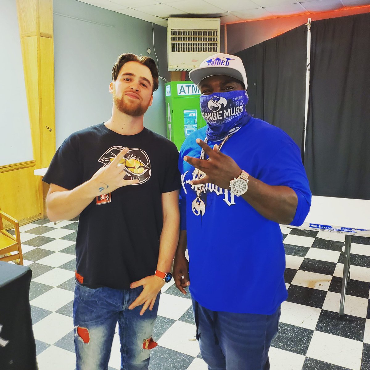 2TreeToThee's tweet photo. OG @xraided_sactown welcome to the strange fam πβοΈπ― #muchlove #strangegang
@strangemusicinc
@basicclthg_
Links in bio
βοΈβοΈβοΈβοΈβοΈ
#basicsCLTHG #diverseconceptslc
#rapper #rap #hiphop #music #artist #producer #rapmusic #newmusic #rappers #Westcoast #raplegend https://t.co/4ZMol8Xe9a