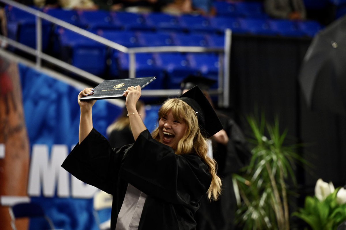 MTSU's tweet photo. We sent nearly 2,500 #trueBLUE alums out into the world today!! π₯³ #MTSU2022 https://t.co/JwFtoWTRen