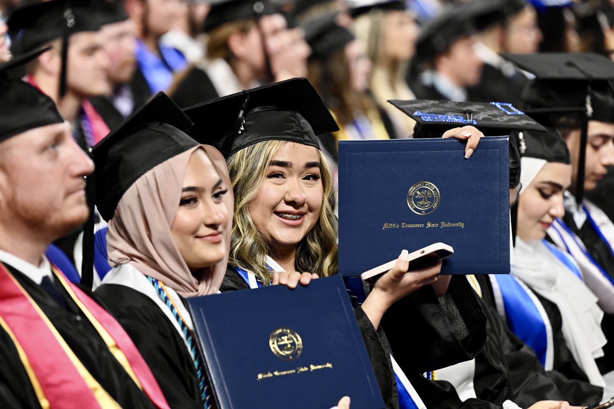 MTSU's tweet photo. We sent nearly 2,500 #trueBLUE alums out into the world today!! π₯³ #MTSU2022 https://t.co/JwFtoWTRen