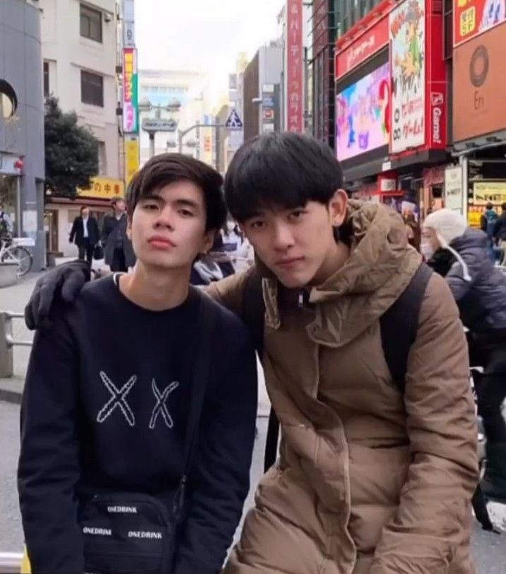 Siriphat_2000's tweet photo. ขอแค่ได้เห็นพวกเขาเติบโตไปด้วยกันแค่นี้ก็พอละ🥰💜
#ซุงบูม #starwin #SungFam https://t.co/vVrColbI4e
